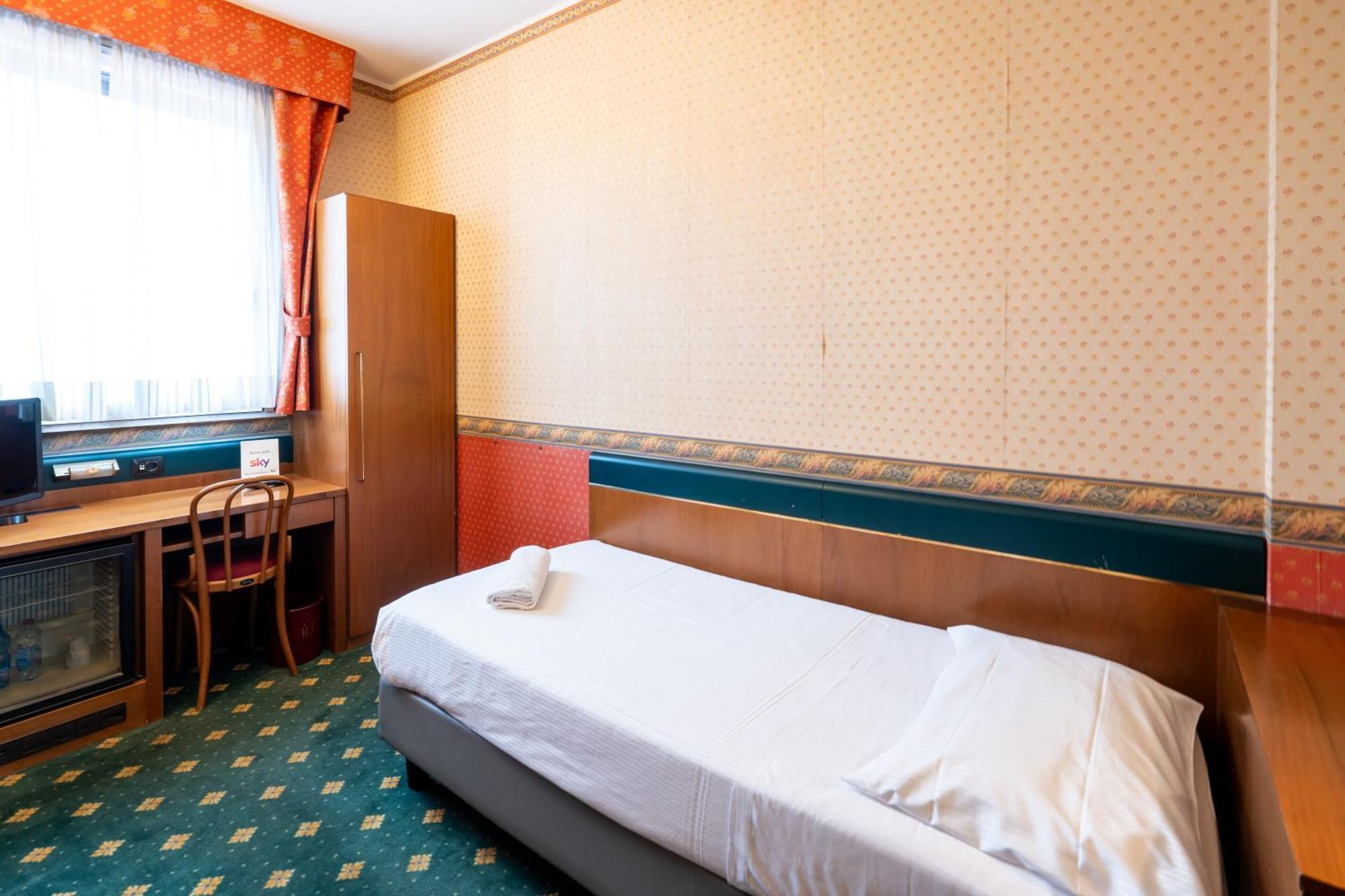 Single Room,1541414182:JPEG